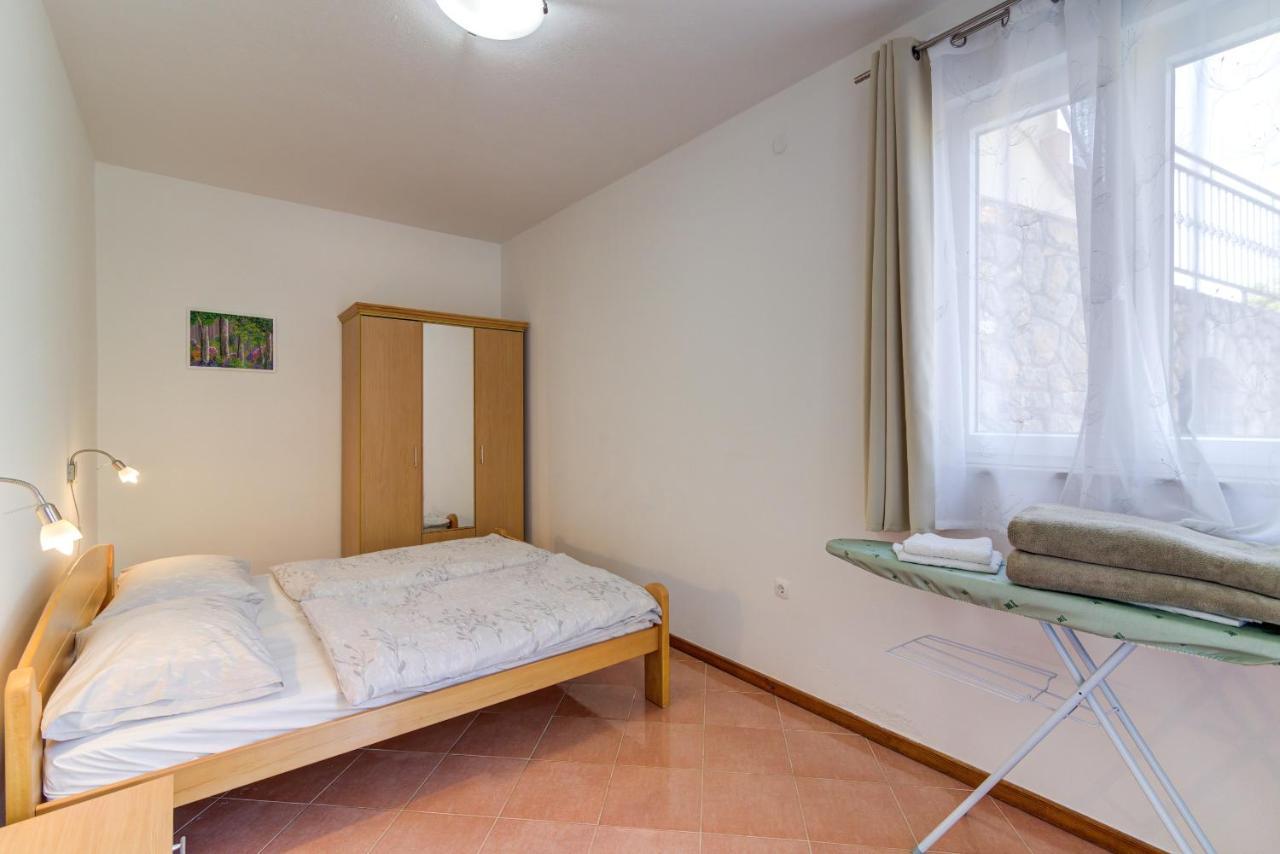 Apartment Dora