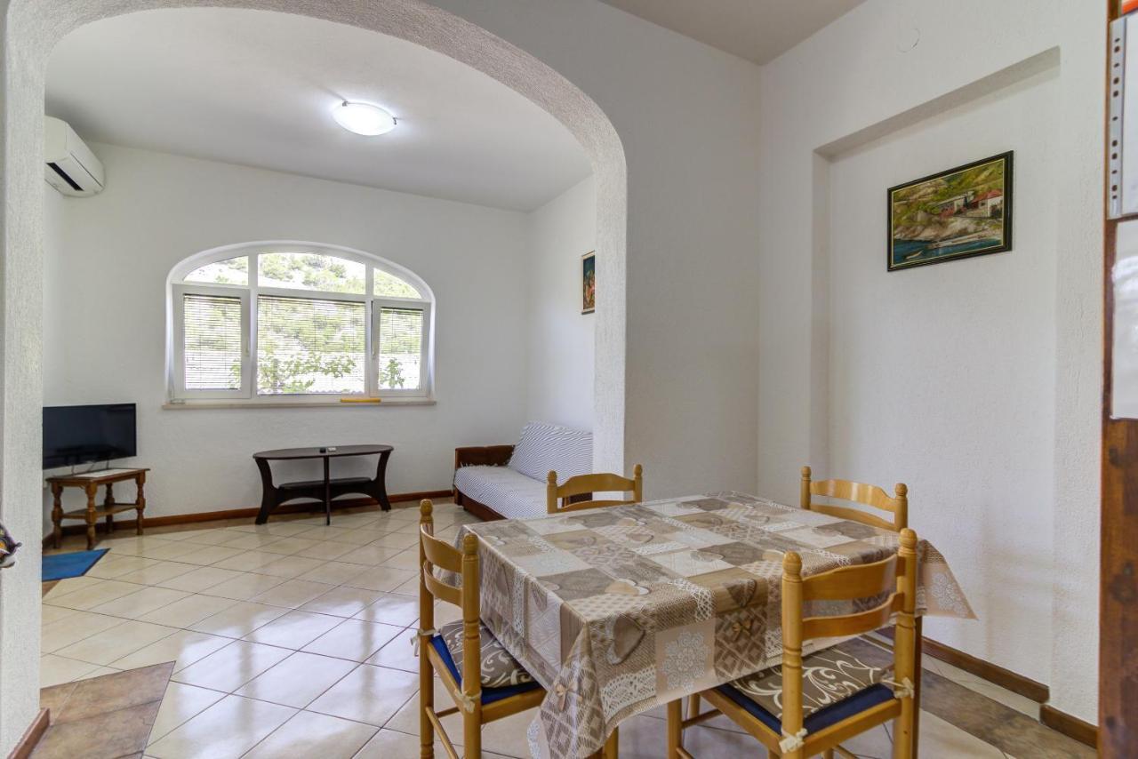 Dora Apartment